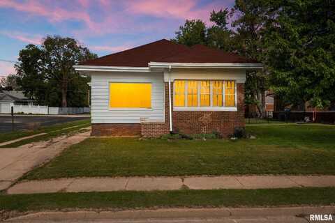 1017 N 4TH Street, Chillicothe, IL 61523