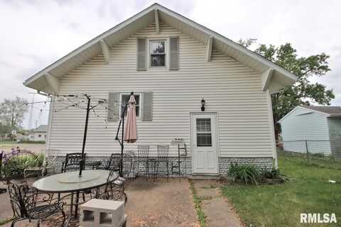 102 W ESSEX Street, Glasford, IL 61533
