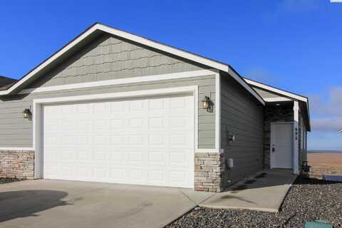 495 Bedrock Loop, West Richland, WA 99353