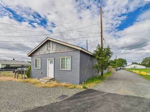 304 S naches Ave, Wapato, WA 98951