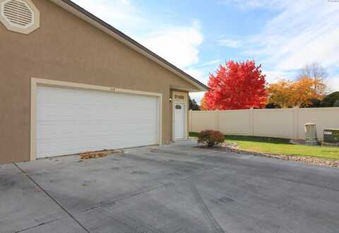 114 S Tweedt Place, Kennewick, WA 99336