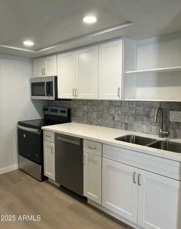 540 E ROYAL PALMS Drive, Mesa, AZ 85203