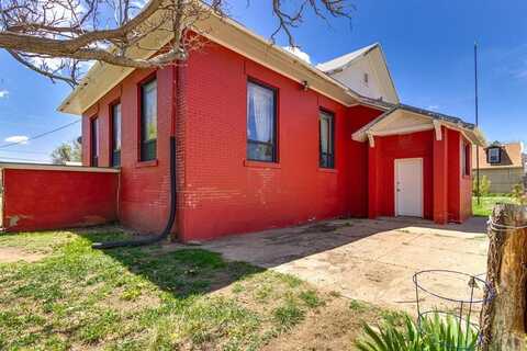 611 7th St, Walsenburg, CO 81089