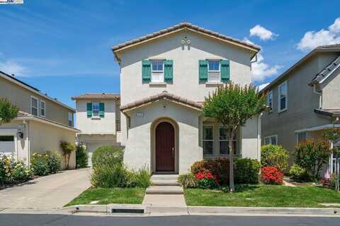 122 Center Ct, Danville, CA 94506