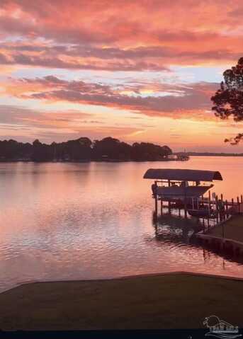 53 Yacht Club Dr, Fort Walton Beach, FL 32548