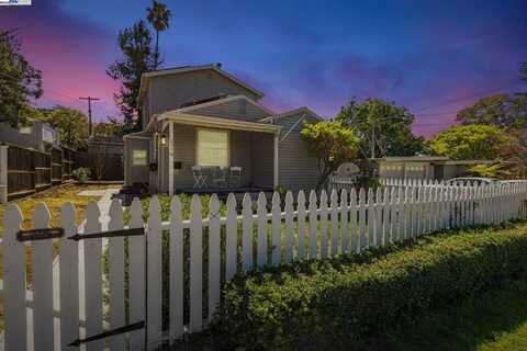 2019 E St, Hayward, CA 94541