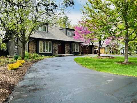 8224 Independence Drive, Willow Springs, IL 60480