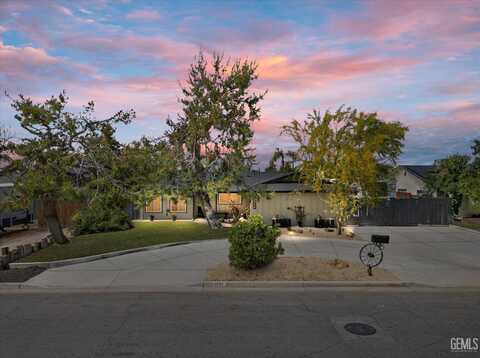 4600 Margalo Avenue, Bakersfield, CA 93313