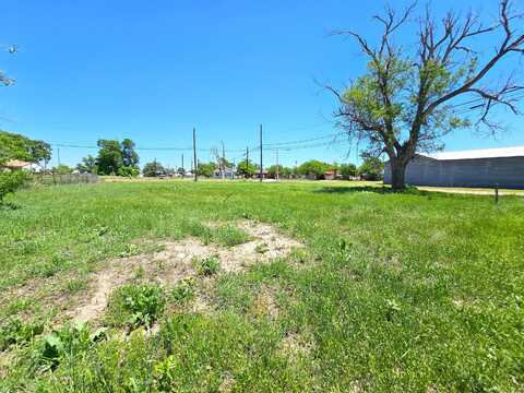 713 S Ballard St, Pampa, TX 79065