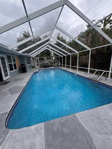 11889 WALKER AVENUE, SEMINOLE, FL 33772