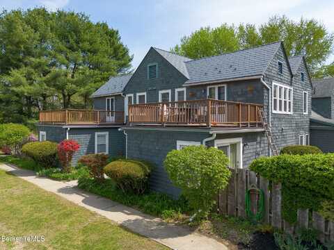 567 South Main St, Sheffield, MA 01257