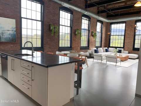 160 Water St, Williamstown, MA 01267