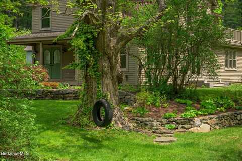 8 Interlaken Rd, Stockbridge, MA 01262