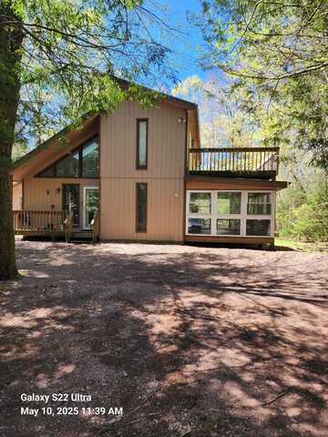 253 Minsi Trail W, Long Pond, PA 18334