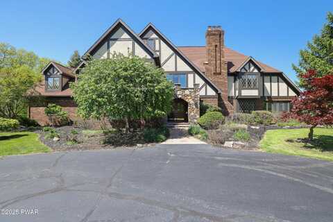 555 Valley View Road, Dallas, PA 18612