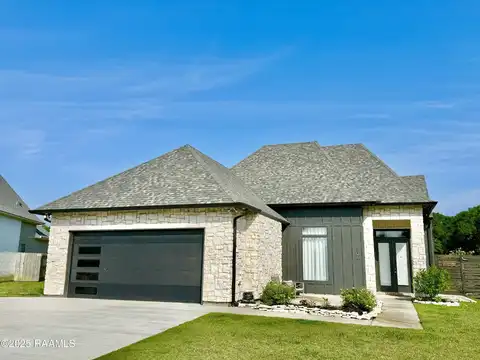 104 Cherrywood Drive, Lafayette, LA 70508