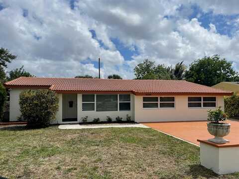 6220 Plunkett St, Hollywood, FL 33023