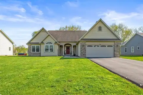 15 Brockton Place, Ogden, NY 14624