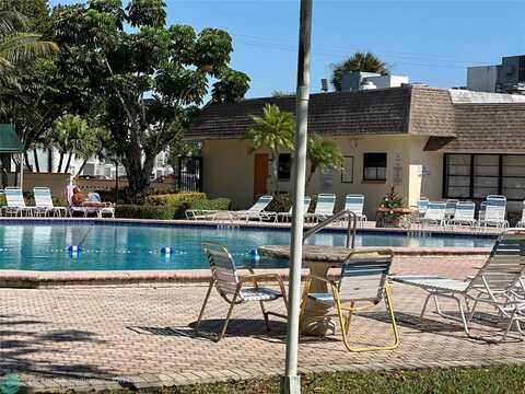 4000 NW 44th Ave, Lauderdale Lakes, FL 33319