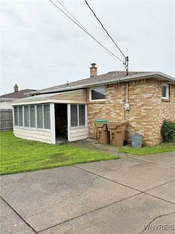 30 Nassau Lane, Cheektowaga, NY 14225