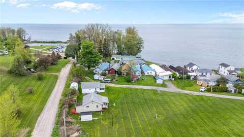 5025 Lake Road, Williamson, NY 14589