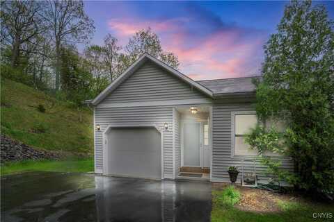 178 Timber Wolf Circle, Geddes, NY 13209
