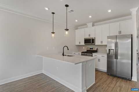 221 SUNBIRD LN, WAYNESBORO, VA 22980