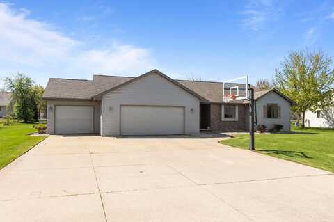 W5569 MILE LONG Drive, APPLETON, WI 54915