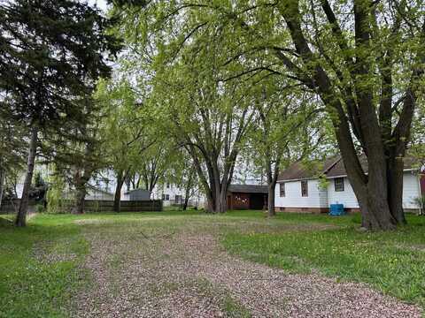 305 W SMITH Avenue, OSHKOSH, WI 54901