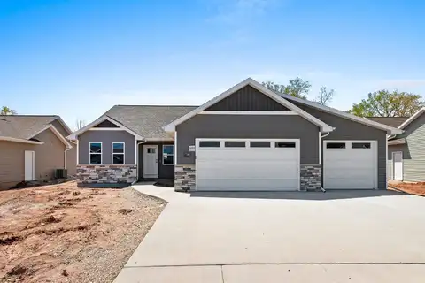 1730 FOUNDERS Street, NEENAH, WI 54956