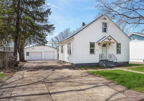 1112 Briggs Avenue, Eau Claire, WI 54703