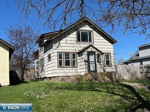 1517 E 14th Ave, Hibbing, MN 55746