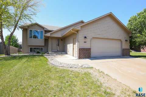 405 N Perry Ln, Harrisburg, SD 57032