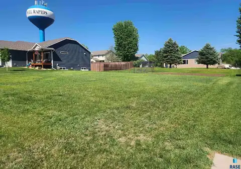 1308 Bitterroot Rd, Dell Rapids, SD 57022