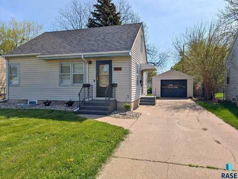 3204 S Phillips Ave, Sioux Falls, SD 57105