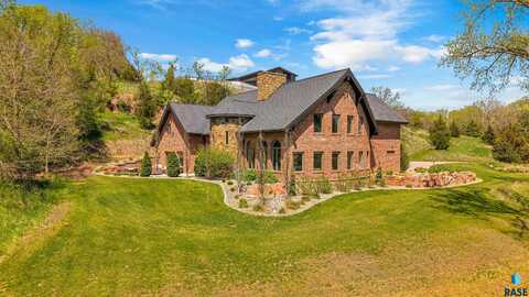 9000 E 41st St, Sioux Falls, SD 57110