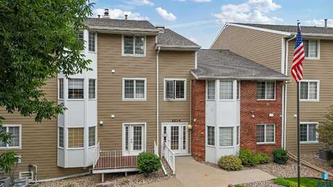1104 W 57th St, Sioux Falls, SD 57108