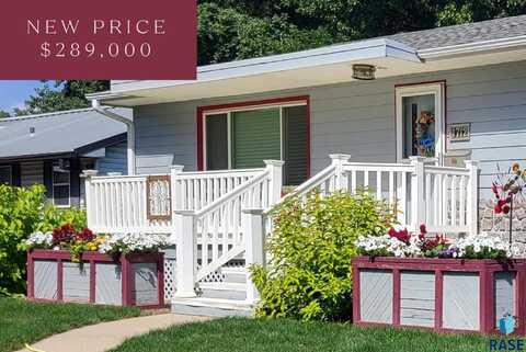 1712 S Bruce Rd, Sioux Falls, SD 57105