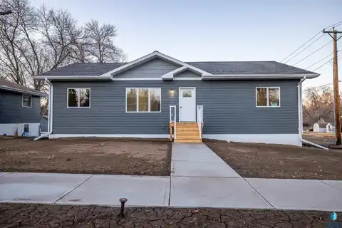 900 W Ash Ave, Mitchell, SD 57301