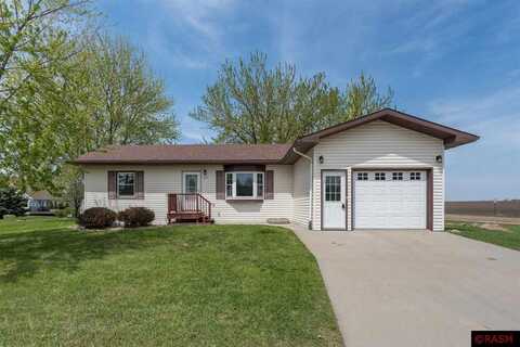 1029 Upper Valley Dr, Blue Earth, MN 56013