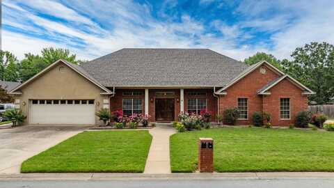 1940 Royal Drive, Conway, AR 72034