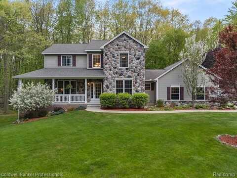 3135 WALNUT Hills, Leonard, MI 48367