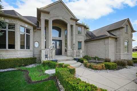 62702 SOMERSET Boulevard, Washington, MI 48094