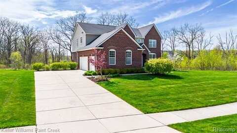 894 Wynstone Circle N, Oakland, MI 48363