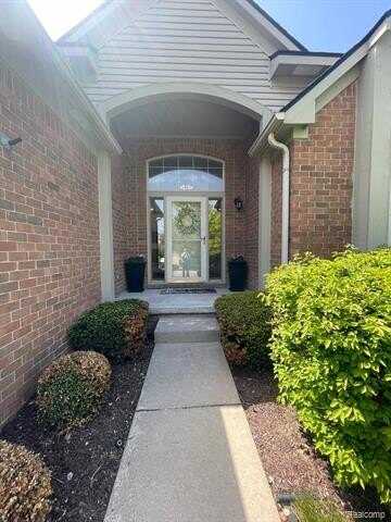 6181 WARWICK Drive, Commerce Township, MI 48382