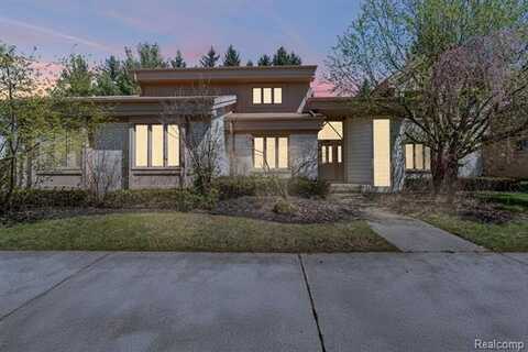 6739 ARLINGTON Drive, West Bloomfield, MI 48322