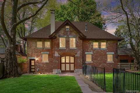 1089 1/2 Iroquois Street, Detroit, MI 48214
