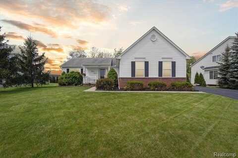 8072 LARK Lane, Grand Blanc, MI 48439