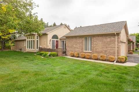16467 Congress Drive, Clinton Township, MI 48038