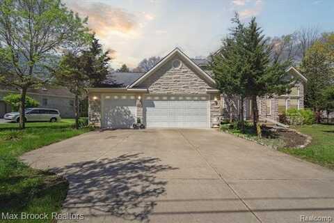 22565 RIVERDALE Drive, Southfield, MI 48033